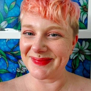 Meet your Posher, Holly